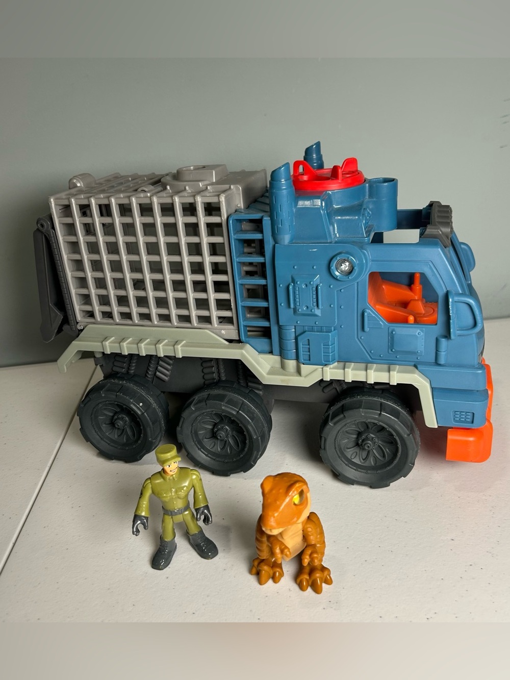 Imaginext 2017 Jurassic World Dino Hauler Truck & Action Figures Play Set - Picture 12 of 14